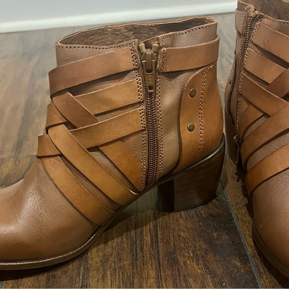 NEW! Anthropologie boots - Picture 2 of 8